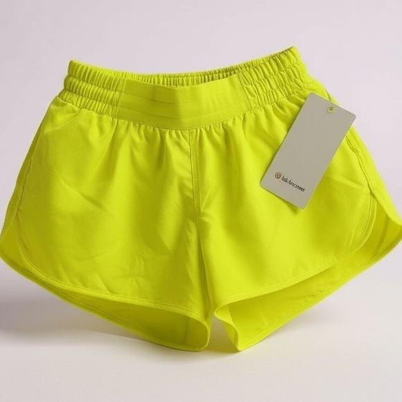 lululemon athletica Pants - Lululemon Hotty Hot LR Short 4” Lined – Hi-Vis Yellow – Size 6 NWT